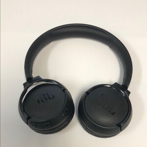 JBL Black Tune 510BT Over-Ear Headphones with Sleek Design